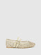 Sapatos com Fivela em Bege